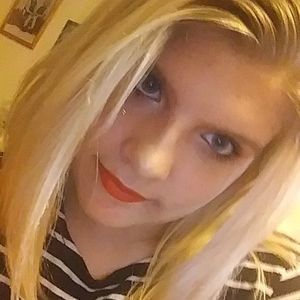 Meet your Posher, Hailey